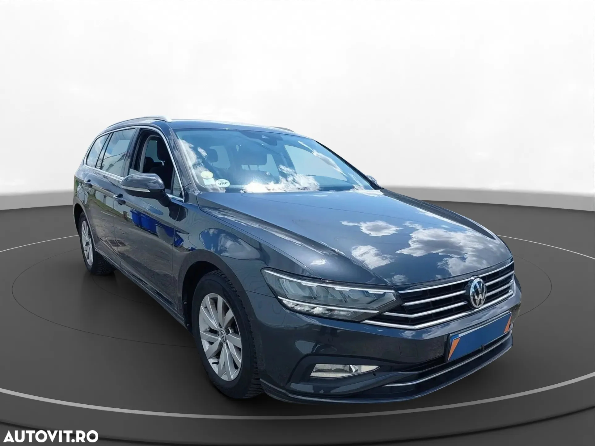 Volkswagen Passat Variant 1.6 TDI (BlueMotion Technology) DSG Comfortline - 2