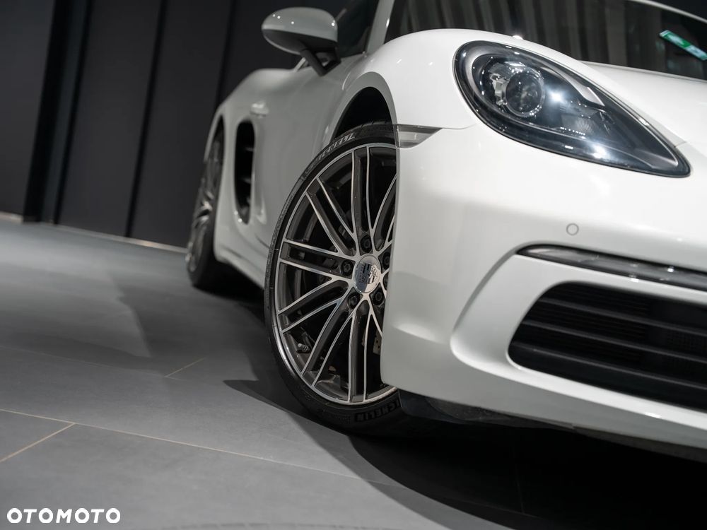 Porsche 718 Cayman - 14