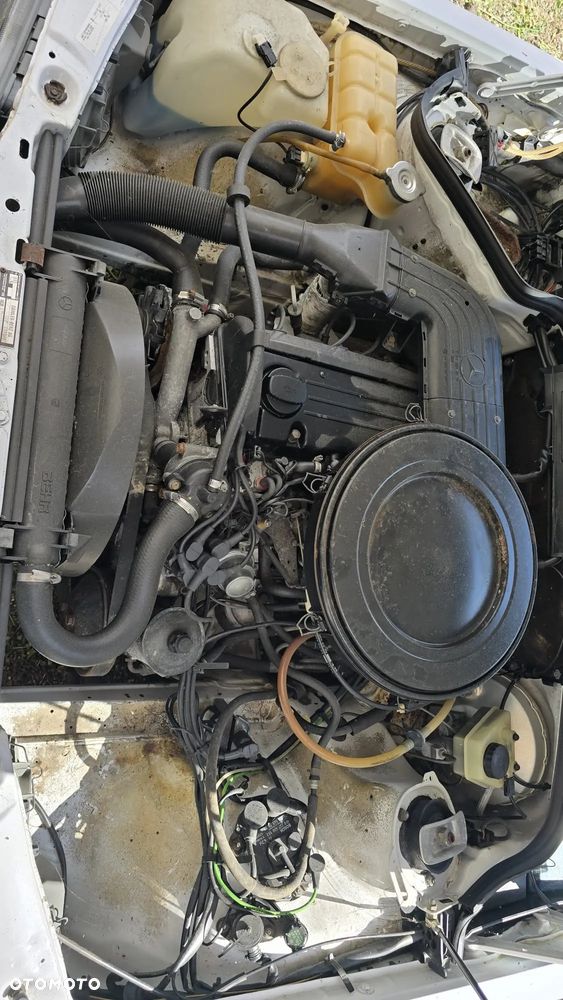 Mercedes-Benz W201 (190) - 11