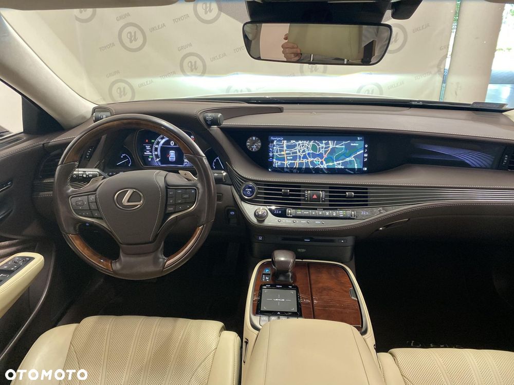 Lexus LS - 12