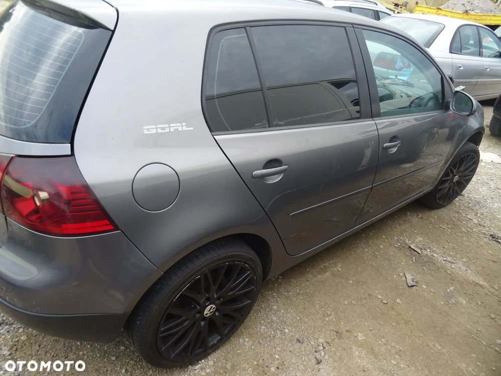 VW Golf 5 2006 na części zderzak maska drzwi klapa błotnik - 4