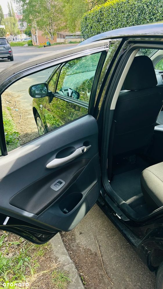 Toyota Auris 2.2 D-4D X + NAVI - 9