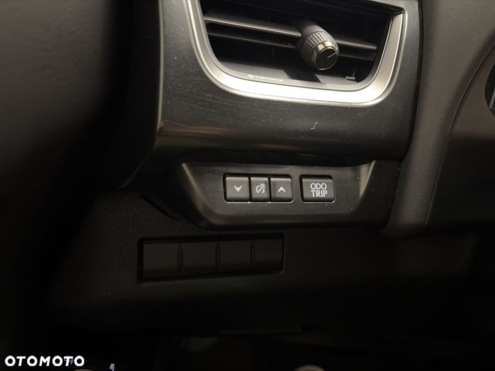 Lexus UX - 19