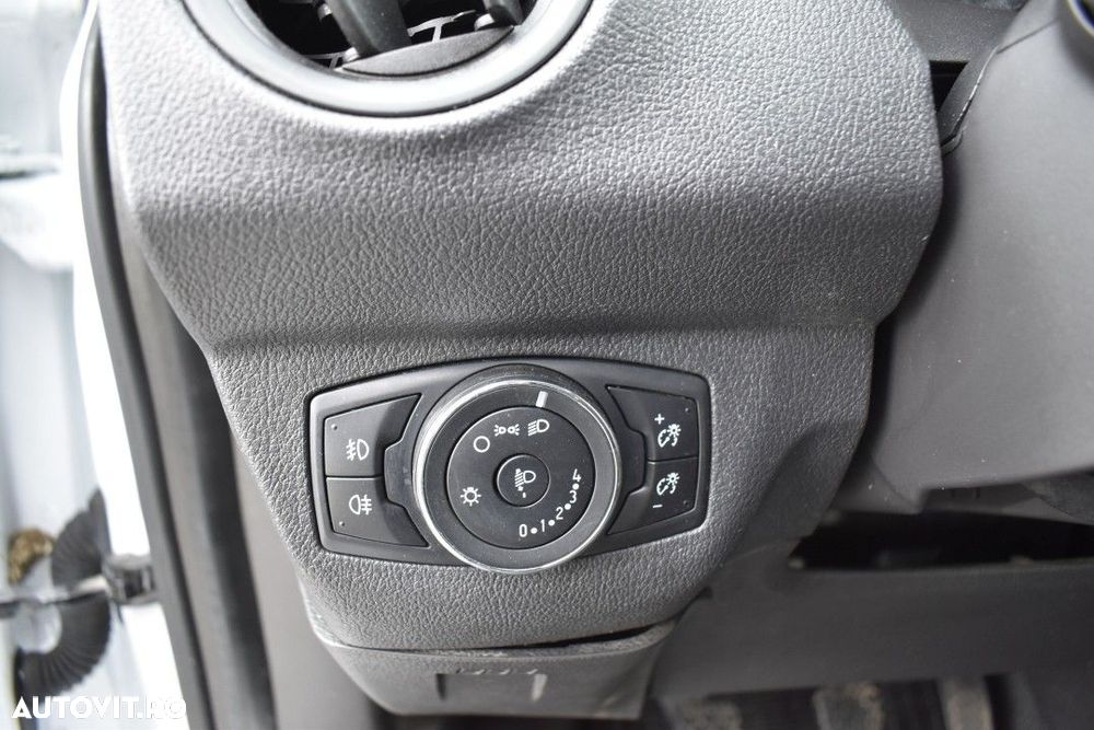Ford Transit Courier - 16