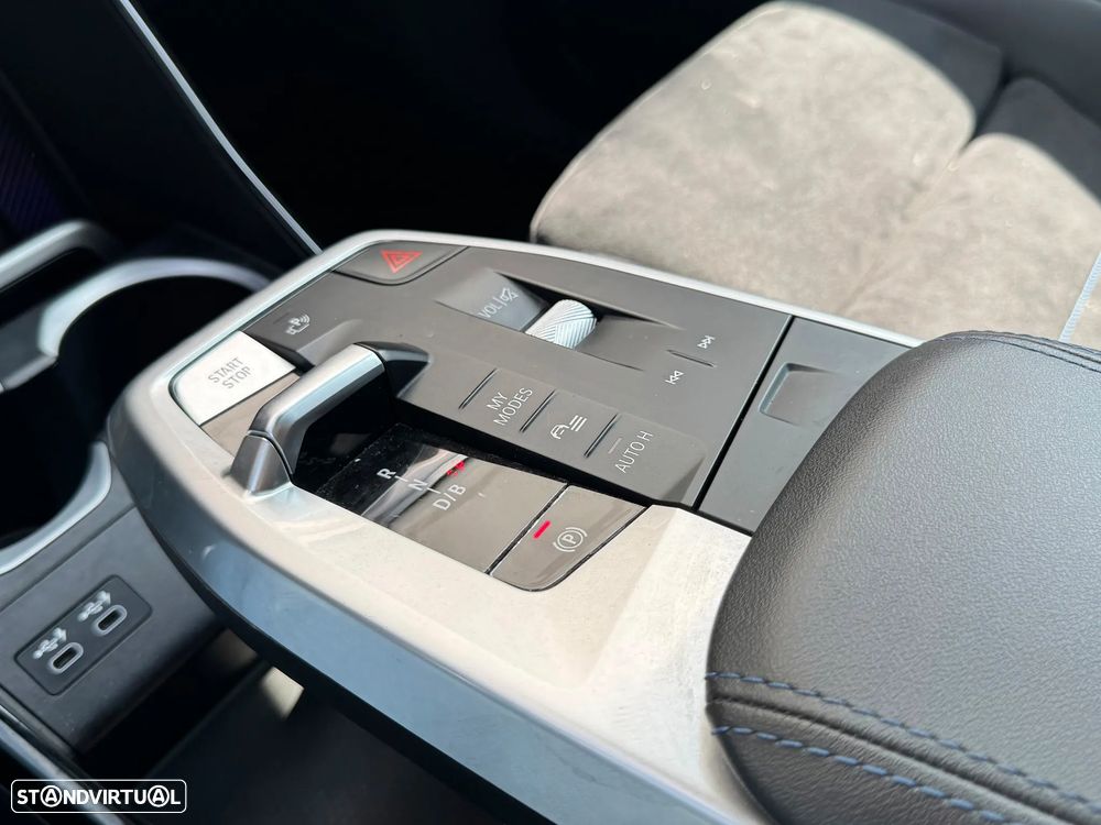 BMW iX1 xDrive30 M Sport Pack - 20