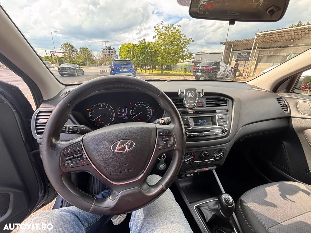 Hyundai i20 - 12