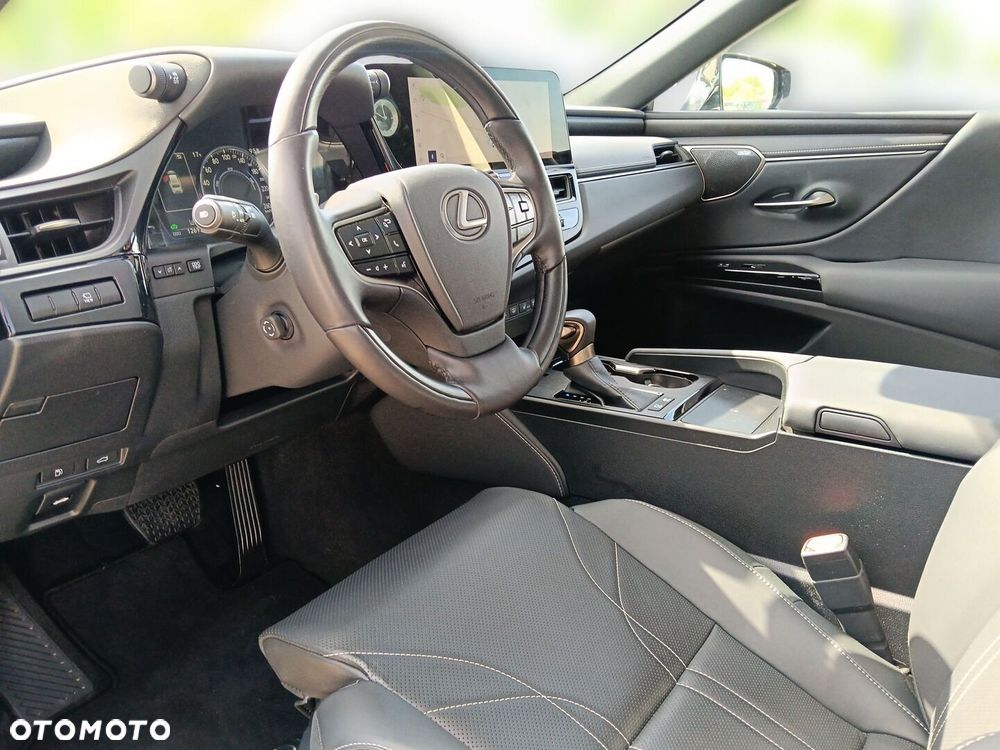 Lexus ES 300h Prestige - 11