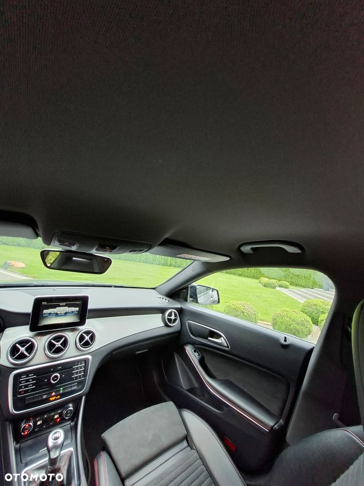 Mercedes-Benz CLA 200 Orange Art Edition - 16