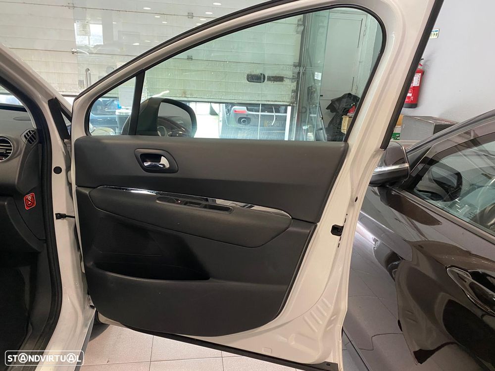Peugeot 3008 e-HDi 115 ETG6 Stop&Start Active - 18