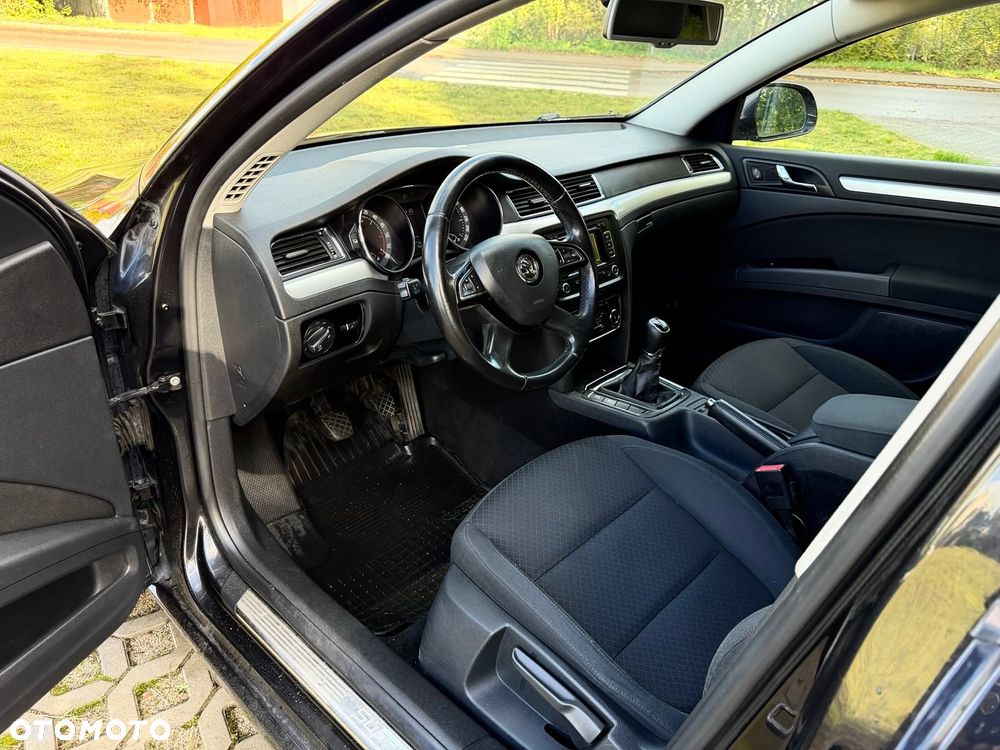 Skoda Superb 2.0 TDI Business - 29