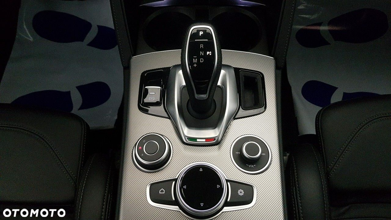 Alfa Romeo Stelvio - 31
