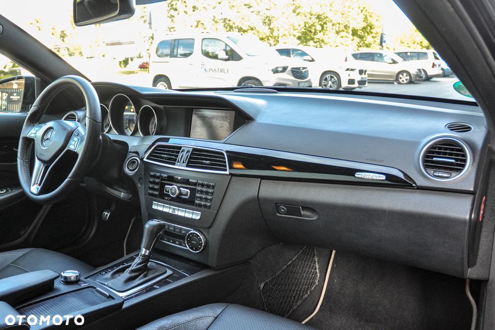 Mercedes-Benz Klasa C 250 Coupe BlueEFFICIENCY 7G-TRONIC Edition 1 - 10