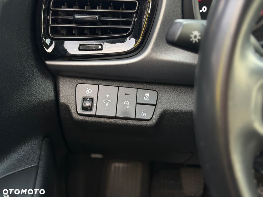 Kia Rio 1.2 L - 16