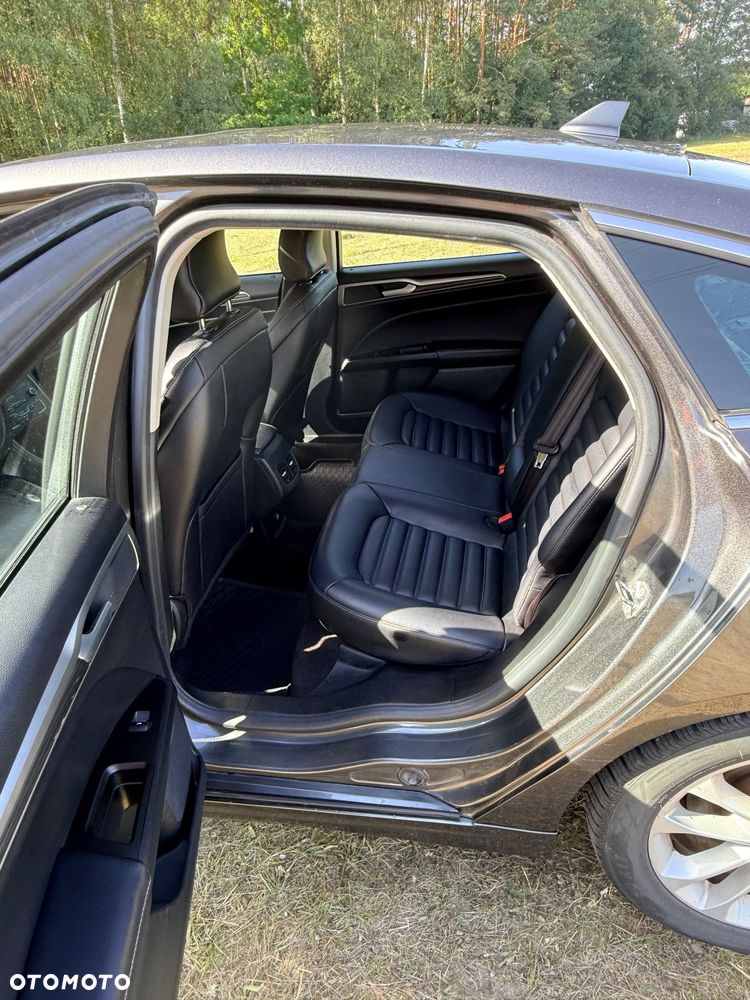 Ford Fusion - 11