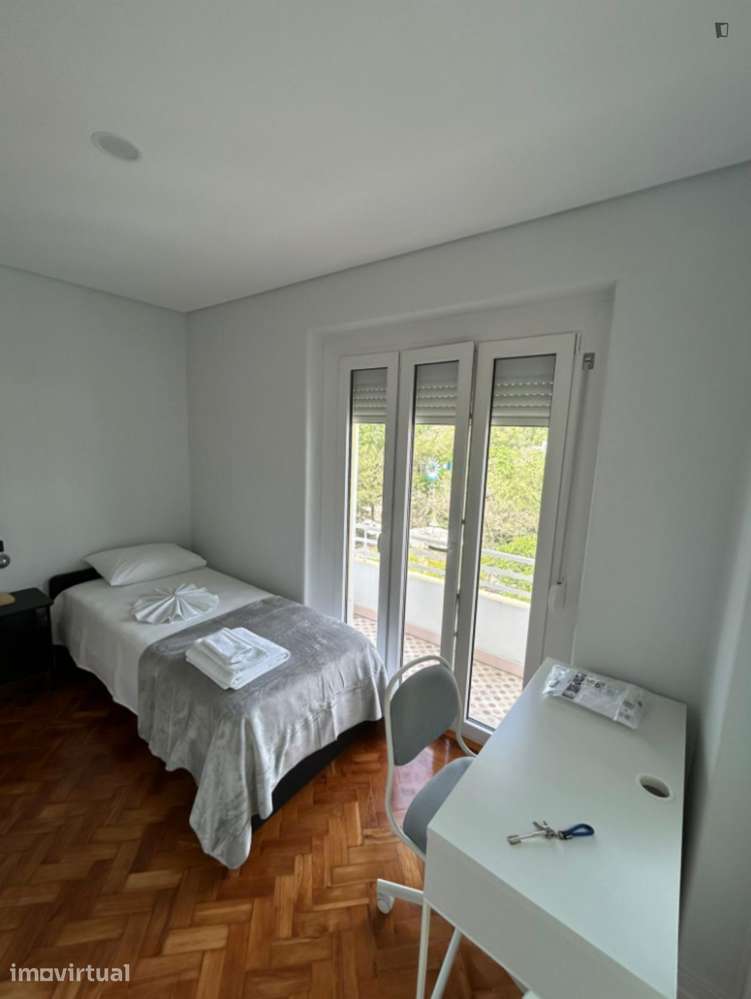 Quarto - localizado em Sete Rios Lisbon - Grande imagem: 4/14