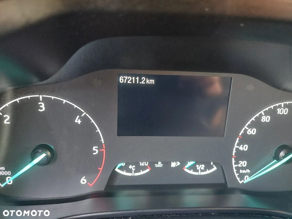 Ford Transit Connect - 16