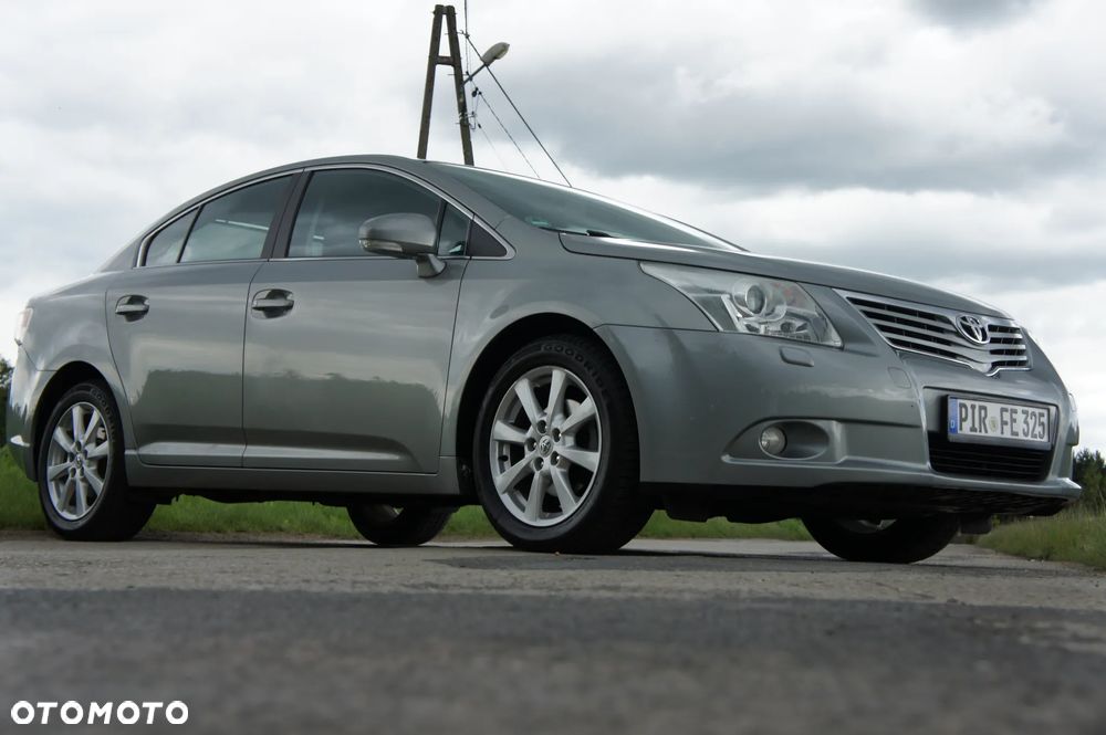 Toyota Avensis 1.8 Comfort - 4