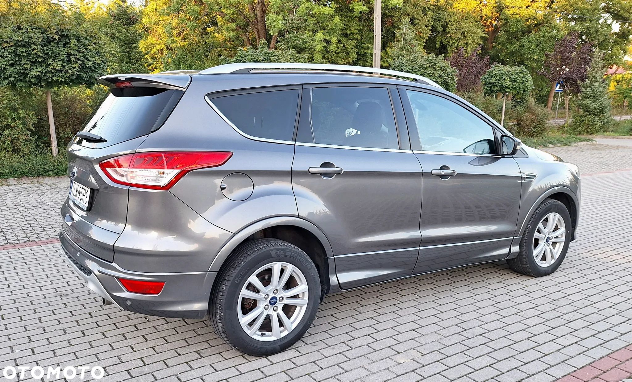 Ford Kuga 1.6 EcoBoost 2x4 Titanium - 6