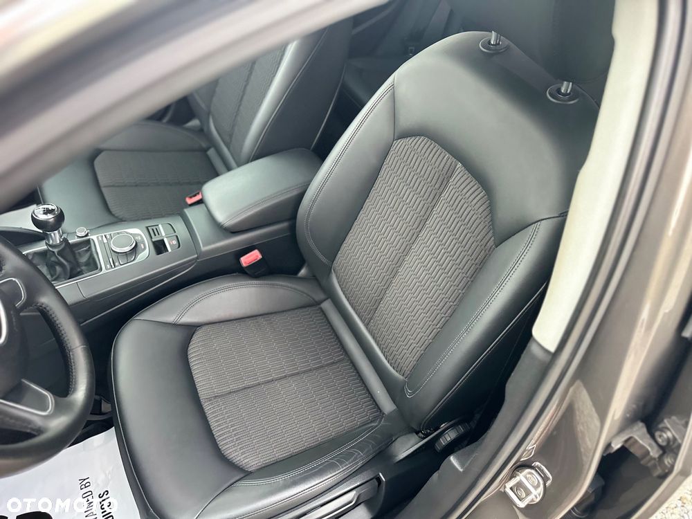 Audi A3 Sportback 2.0 TDI S line Sportpaket - 22