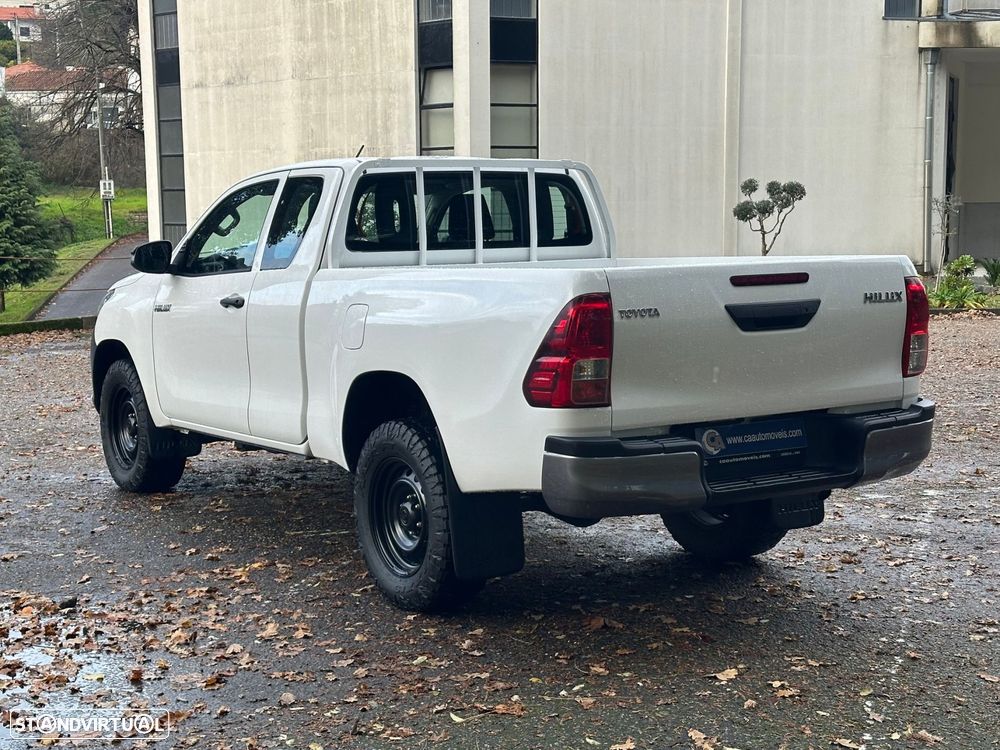 Toyota Hilux 2.4 D-4D 4WD CE Trial - 12