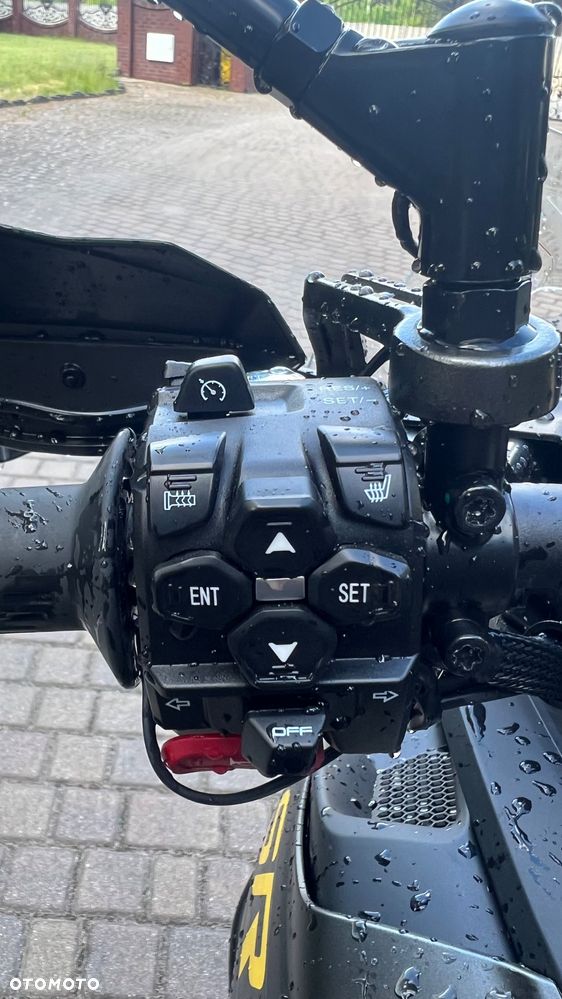 QJMOTOR SRT900SX - 7