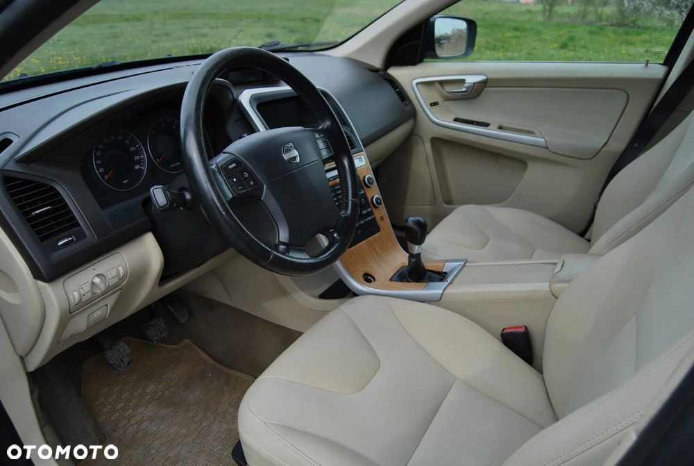 Volvo XC 60 D5 AWD Momentum - 5