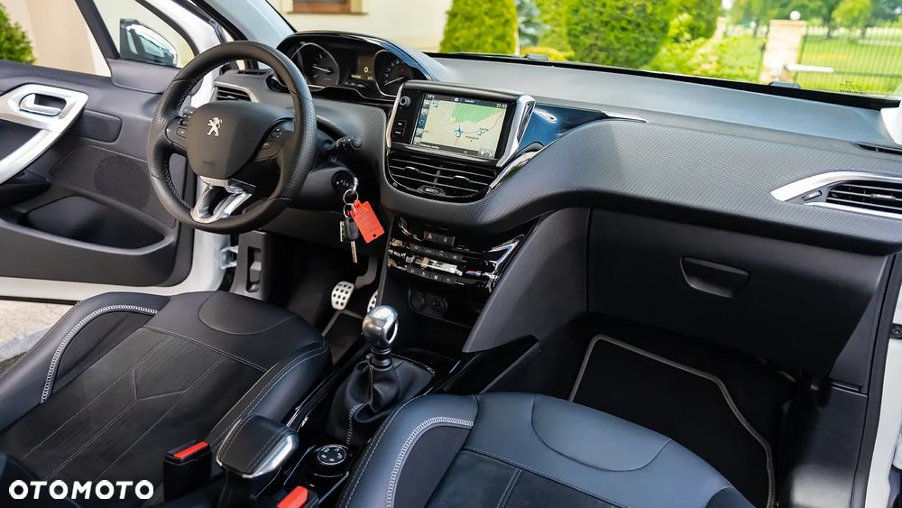 Peugeot 2008 BlueHDi FAP 120 STOP & START Crossway - 27