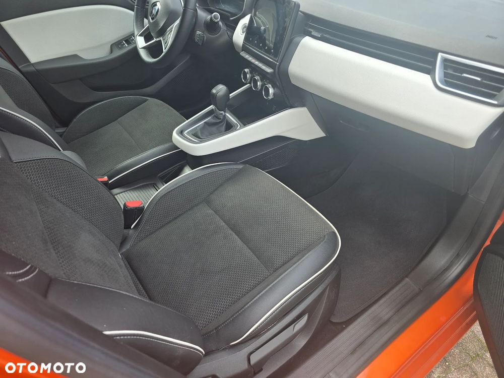 Renault Clio TCe 90 X-tronic INTENS - 23