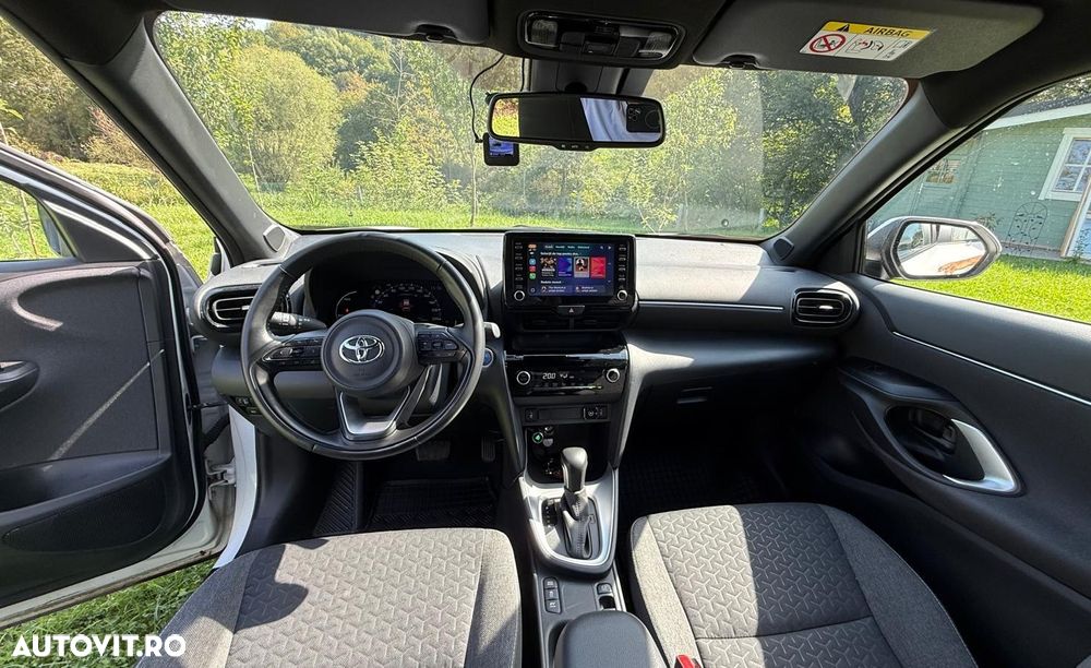 Toyota Yaris Cross 1.5 VVT-i HSD 116 4x2 HEV Dynamic - 4