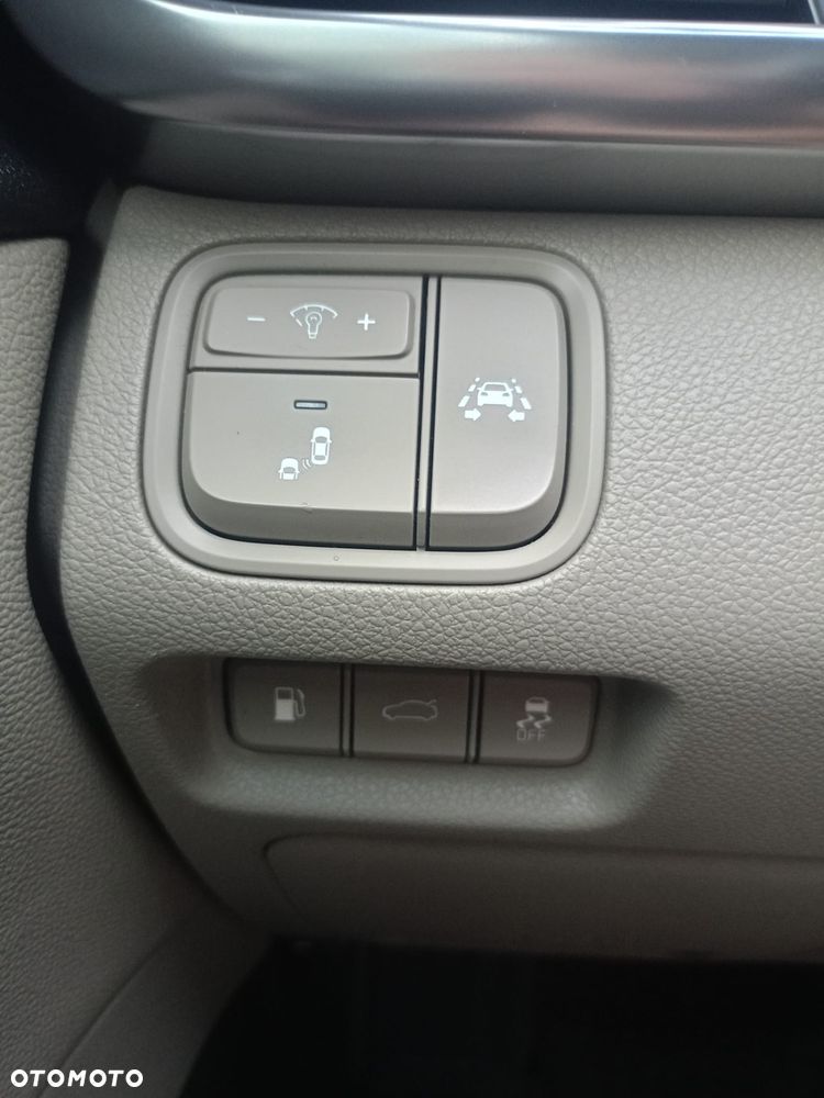 Kia Optima - 11
