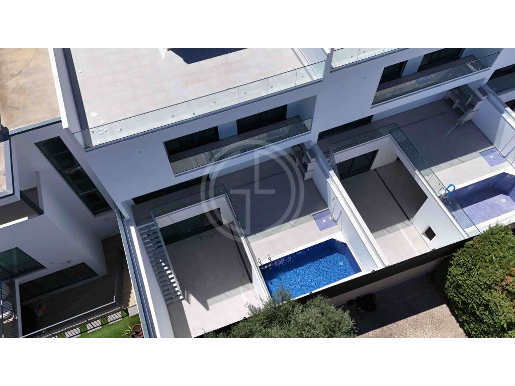 Moradia V3+1 com piscina privada em Gambelas - Grande imagem: 3/40