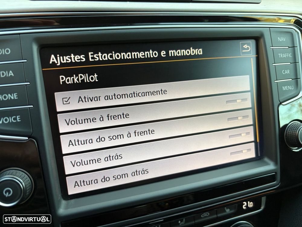 VW Passat Variant 2.0 TDi Highline DSG - 32