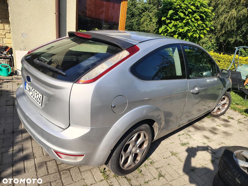 Ford Focus 1.6 16V Sport - 4