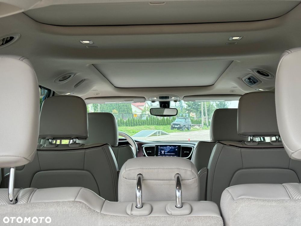 Chrysler Pacifica - 25