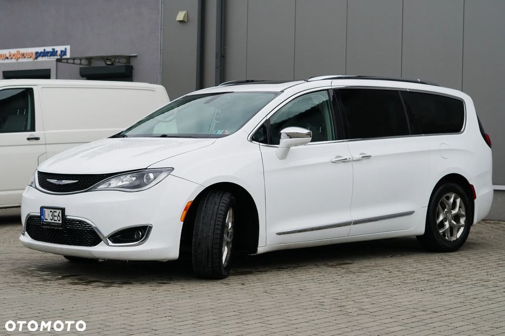 Chrysler Pacifica - 3
