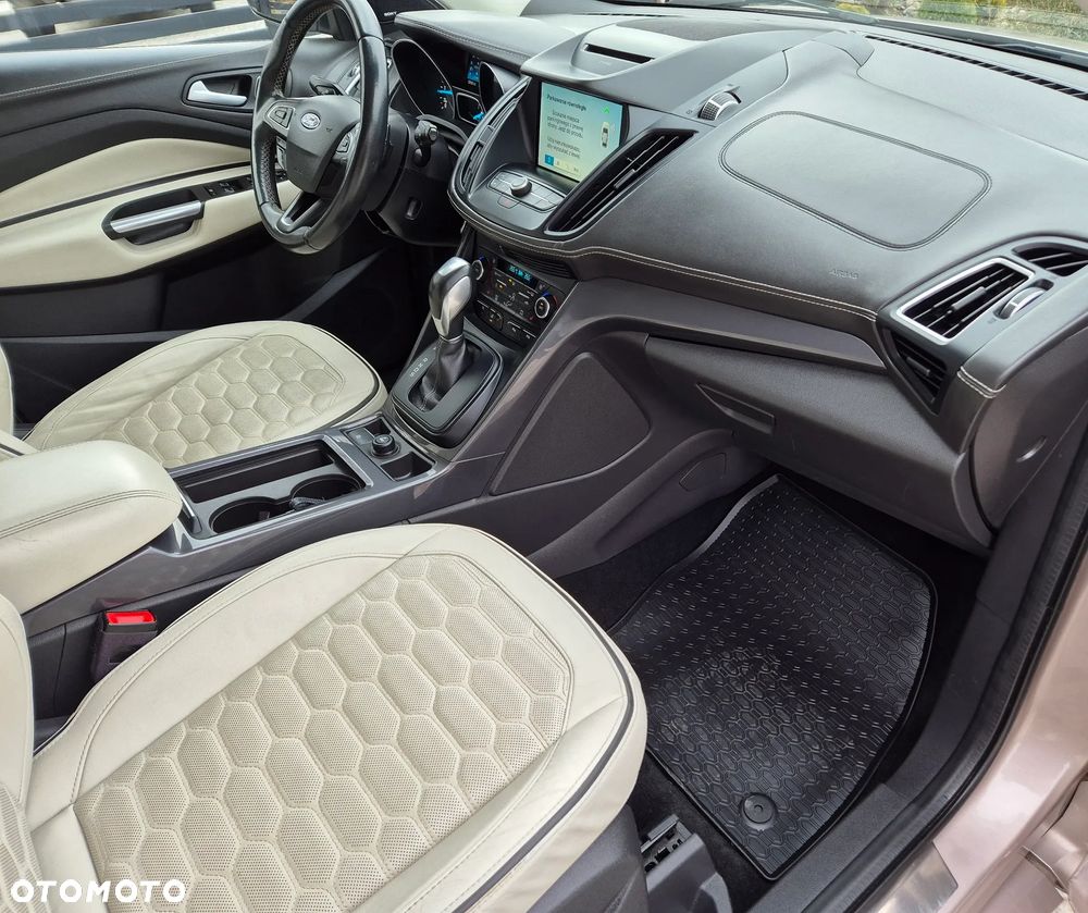 Ford Kuga 2.0 TDCi 4x4 Vignale - 25