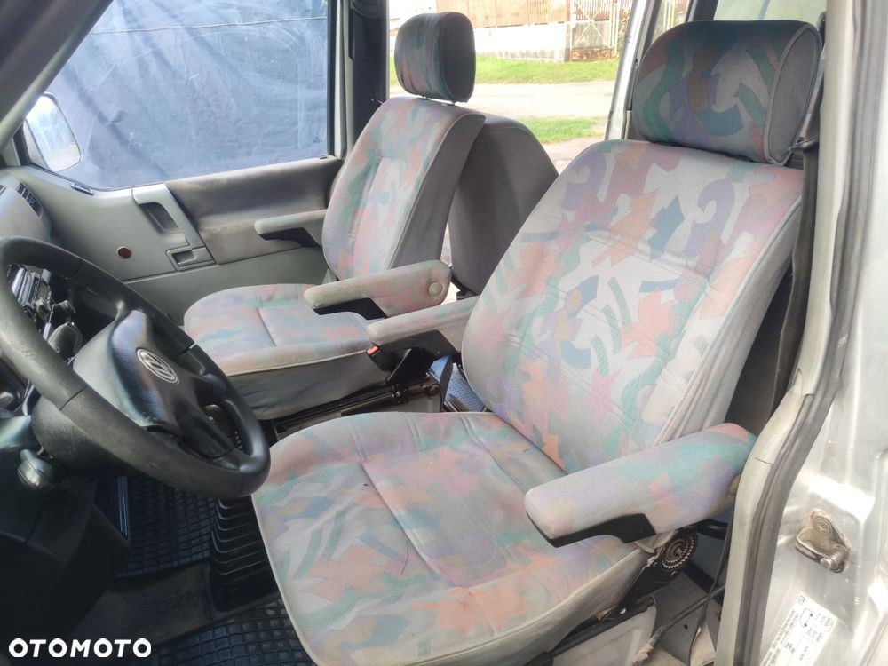 Volkswagen Multivan Standard - 10
