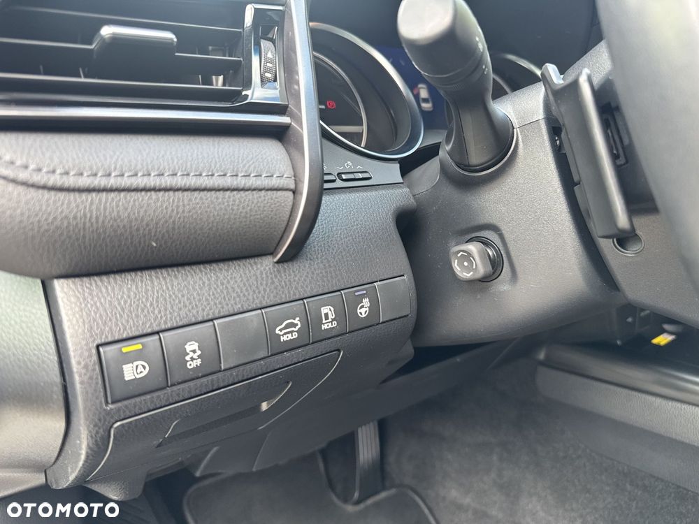 Toyota Camry 2.5 Hybrid Executive CVT - 21