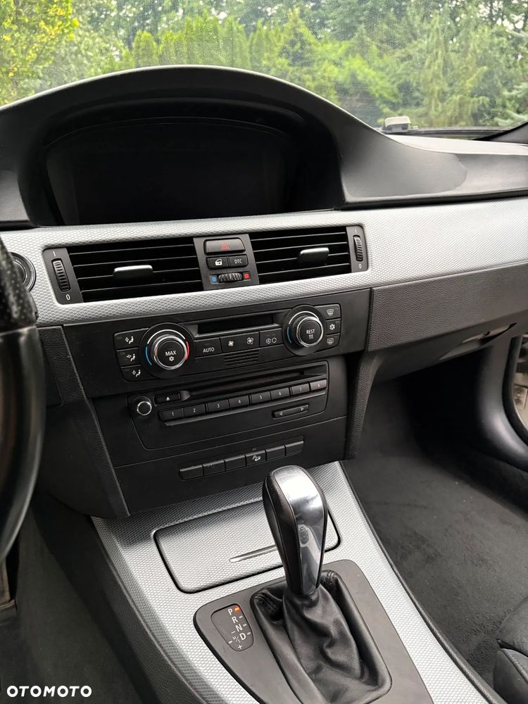 BMW Seria 3 330d xDrive - 22