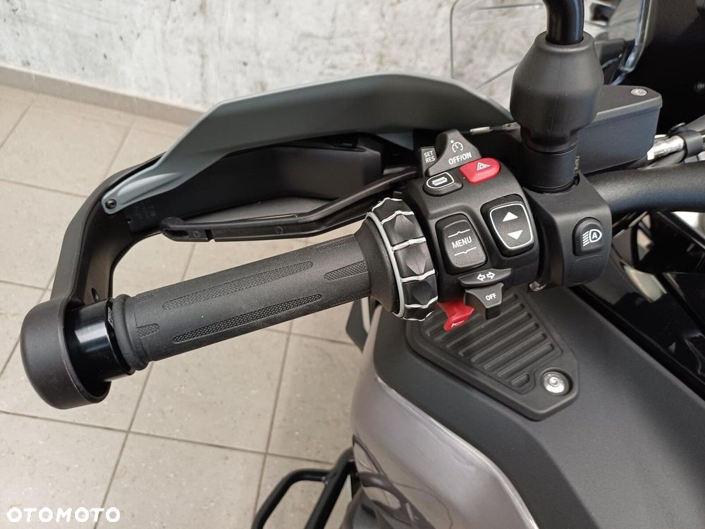 BMW R - 8