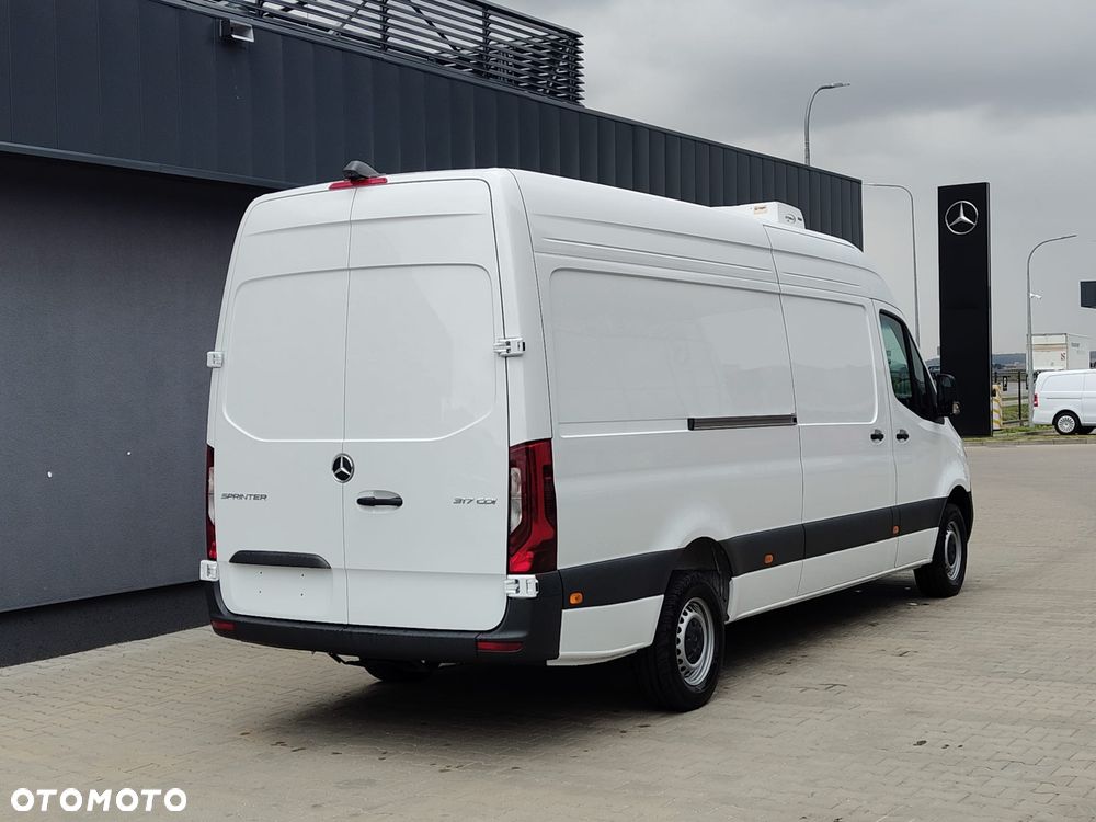 Mercedes-Benz Sprinter - 6