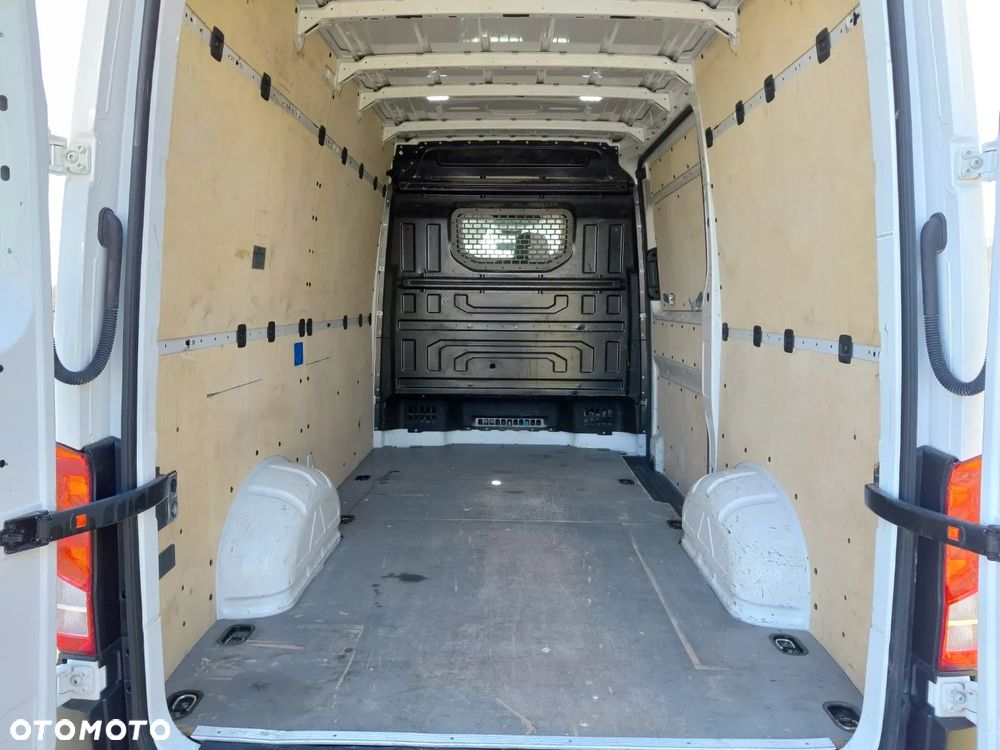 Volkswagen CRAFTER - 10