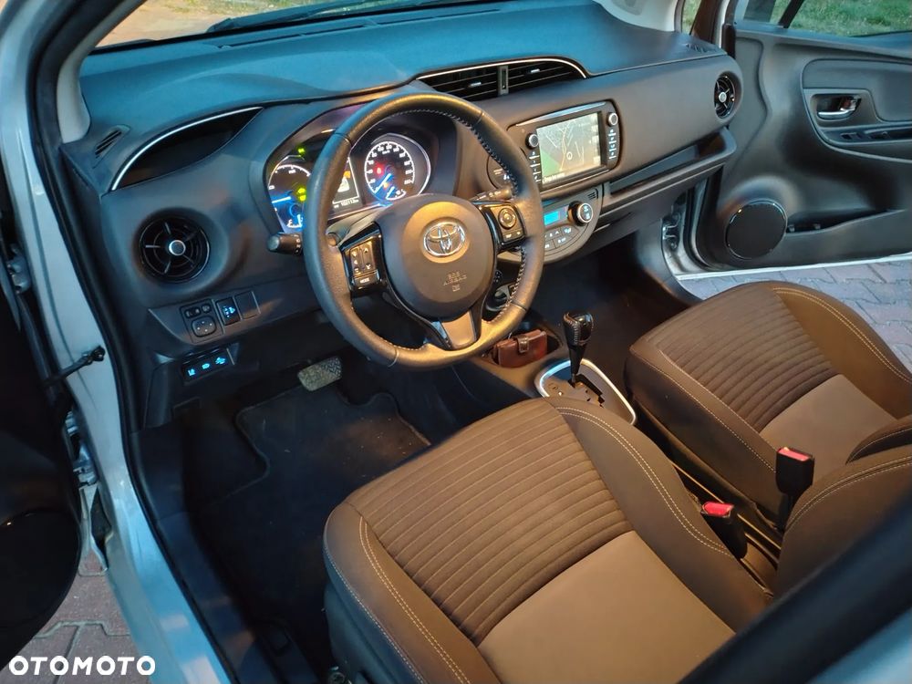 Toyota Yaris Hybrid 100 Premium EU6 - 20