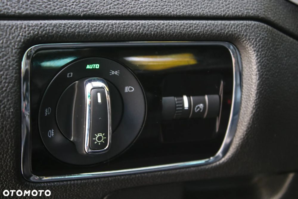 Skoda Superb Combi 2.0 TDI DSG L&K - 30