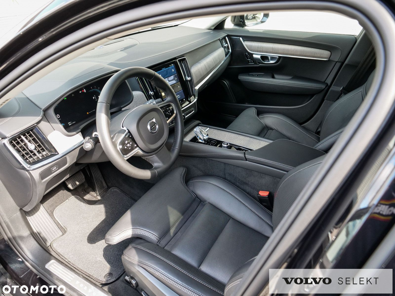Volvo V90 Cross Country - 16
