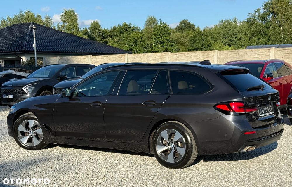 BMW Seria 5 520d Luxury Line - 9