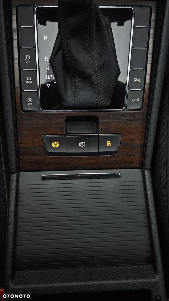 Skoda Superb 2.0 TDI SCR 4x4 Scout DSG - 29