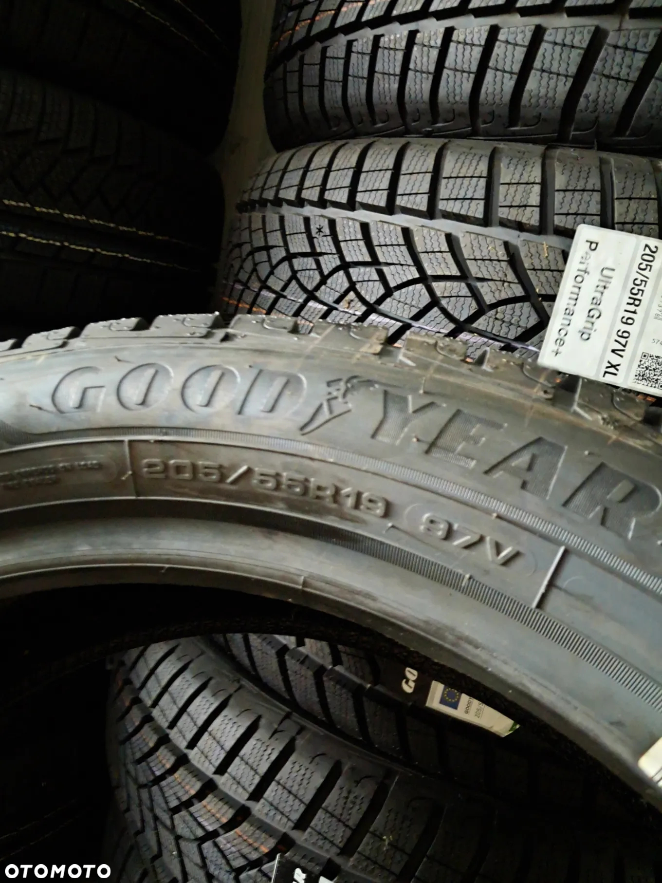 Nowe Opony Zimowe GoodYear  UGP+ 205/55R19 97V XL - 3