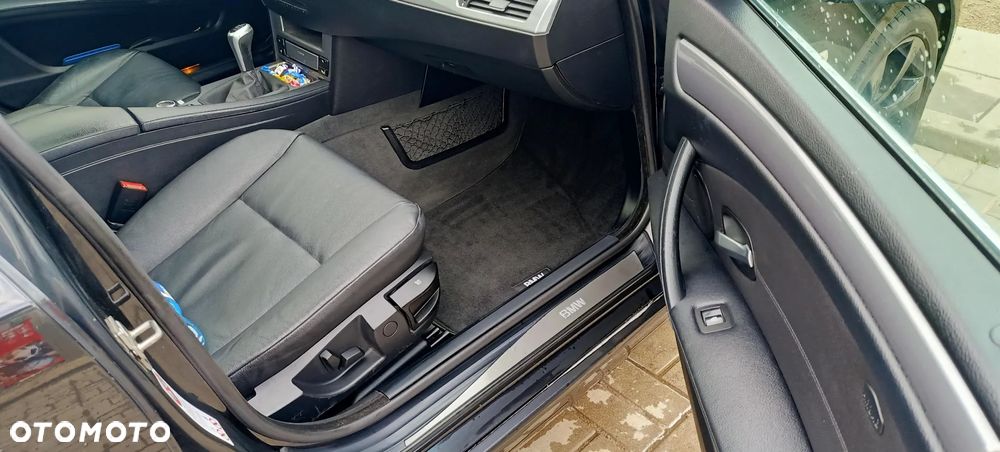 BMW Seria 5 520d Edition Exclusive - 12