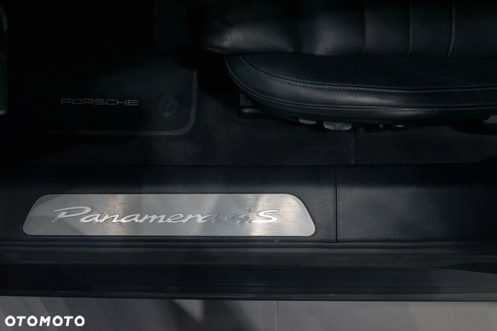 Porsche Panamera 4S E-Hybrid PHEV - 19